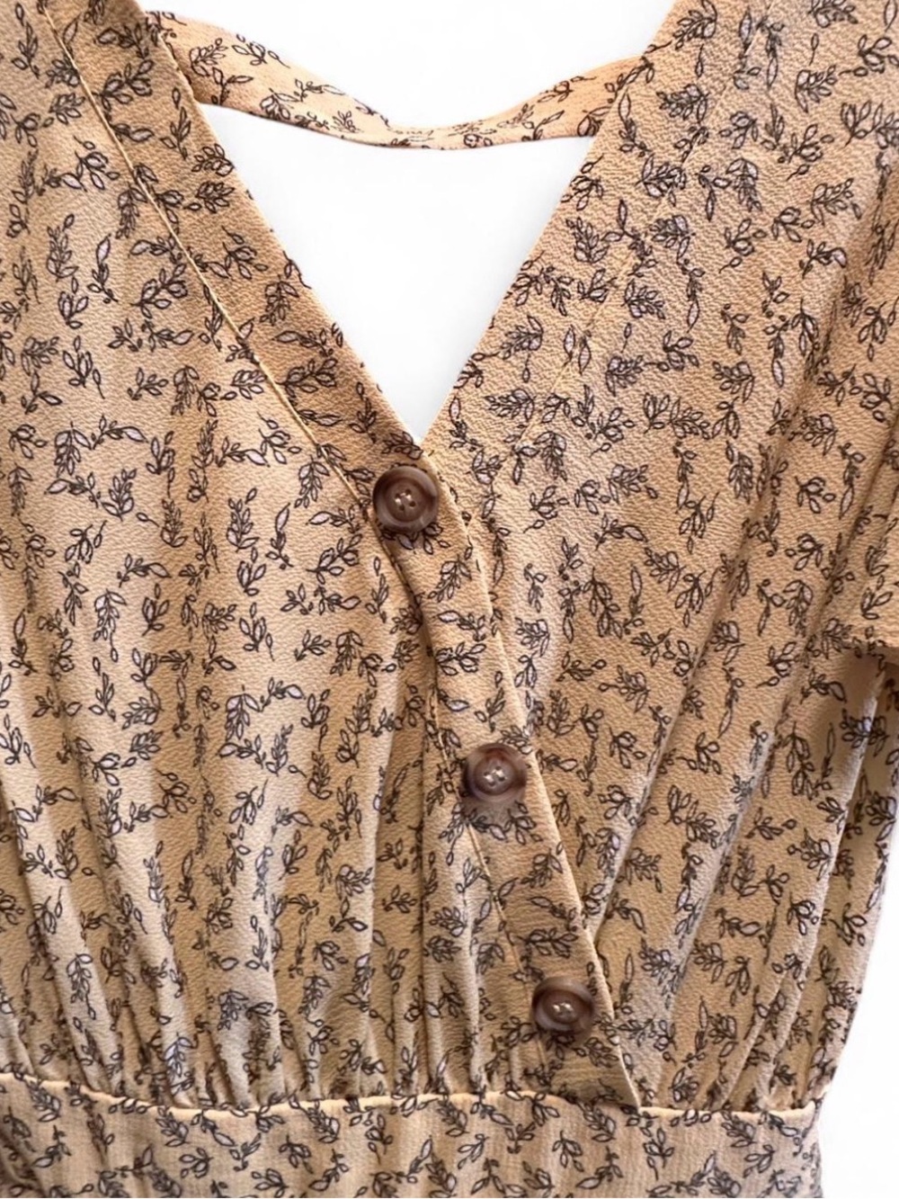 C Yellow V Neck Floral Faux Wrap Flutter Sleeves Pockets Dress Womens size Small - Picture 3 of 9